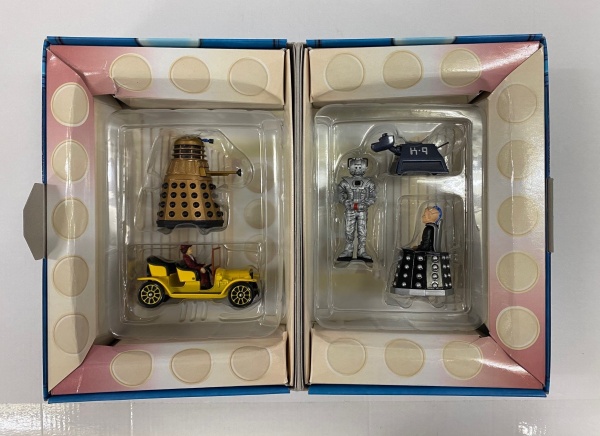 Doctor Who Corgi Tardis Collectors Set Scificollector Exclusive Limited Edition NEW BUT DAMAGED PACKAGING