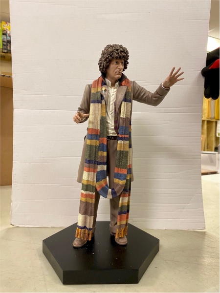 Doctor Who Eaglemoss MEGA Figure Fourth Doctor Tom Baker #9 - DAMAGED AT BASE